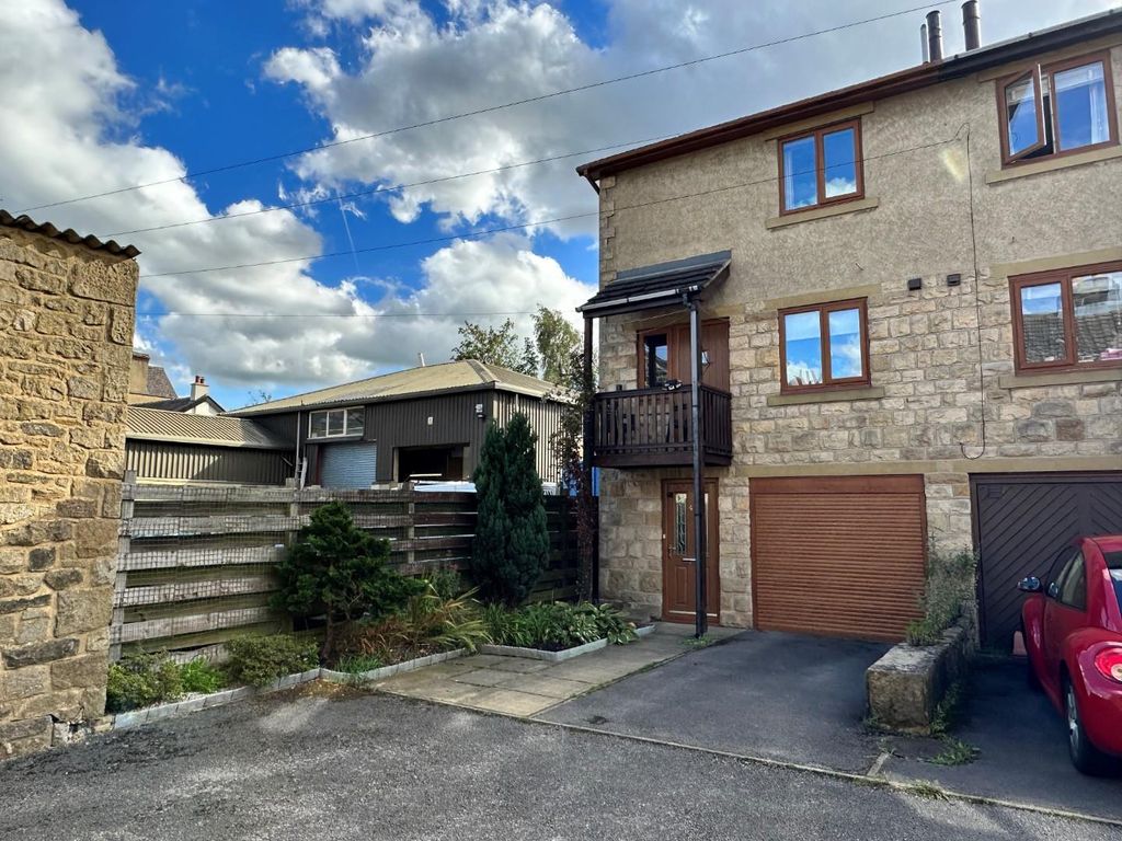 3 bed end terrace house for sale in Wellesley Court, Ilkley LS29, £300,000