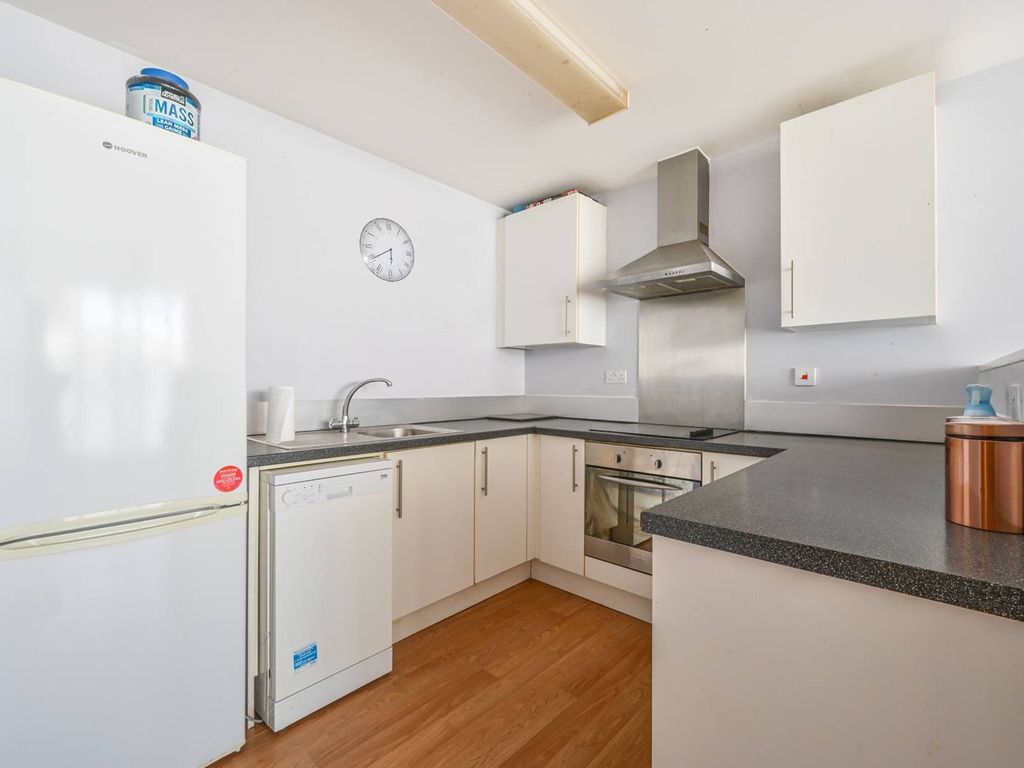 1 bed flat for sale in Navigation Court, Gallions Reach, London E16, £99,950