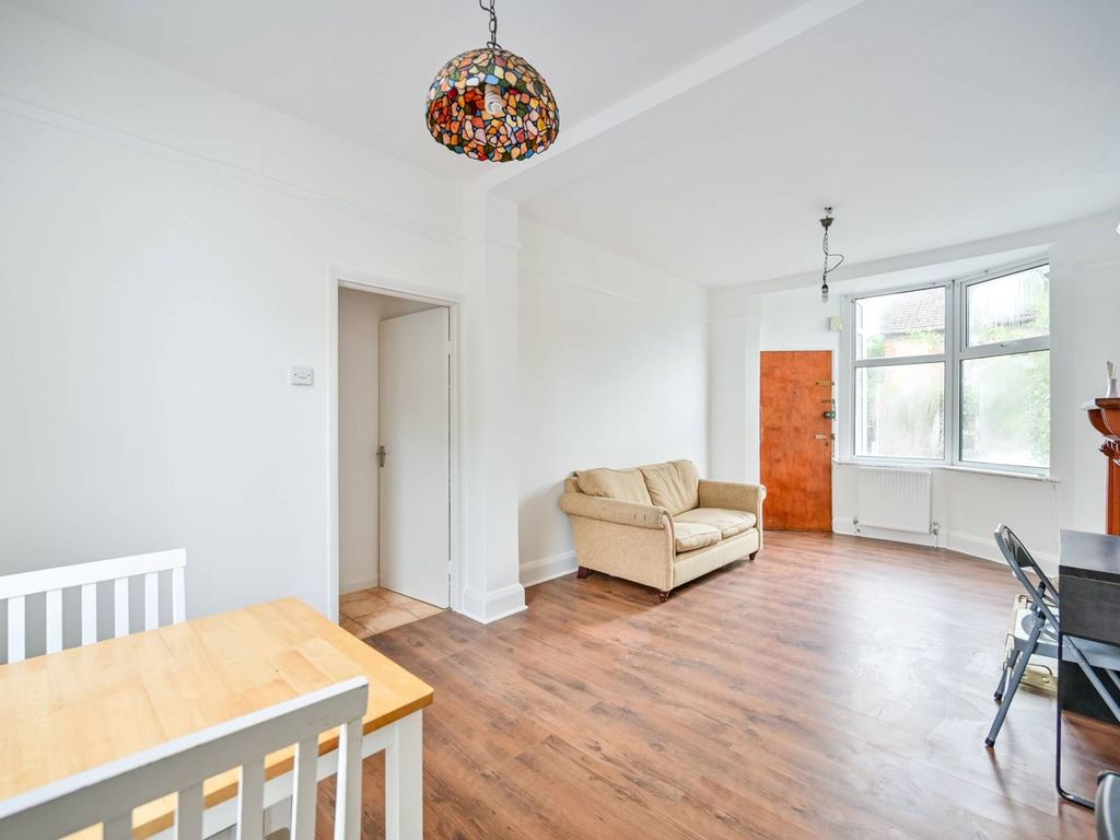 1 bed flat for sale in Gladstone Road, Kingston, Kingston Upon Thames KT1, £280,000