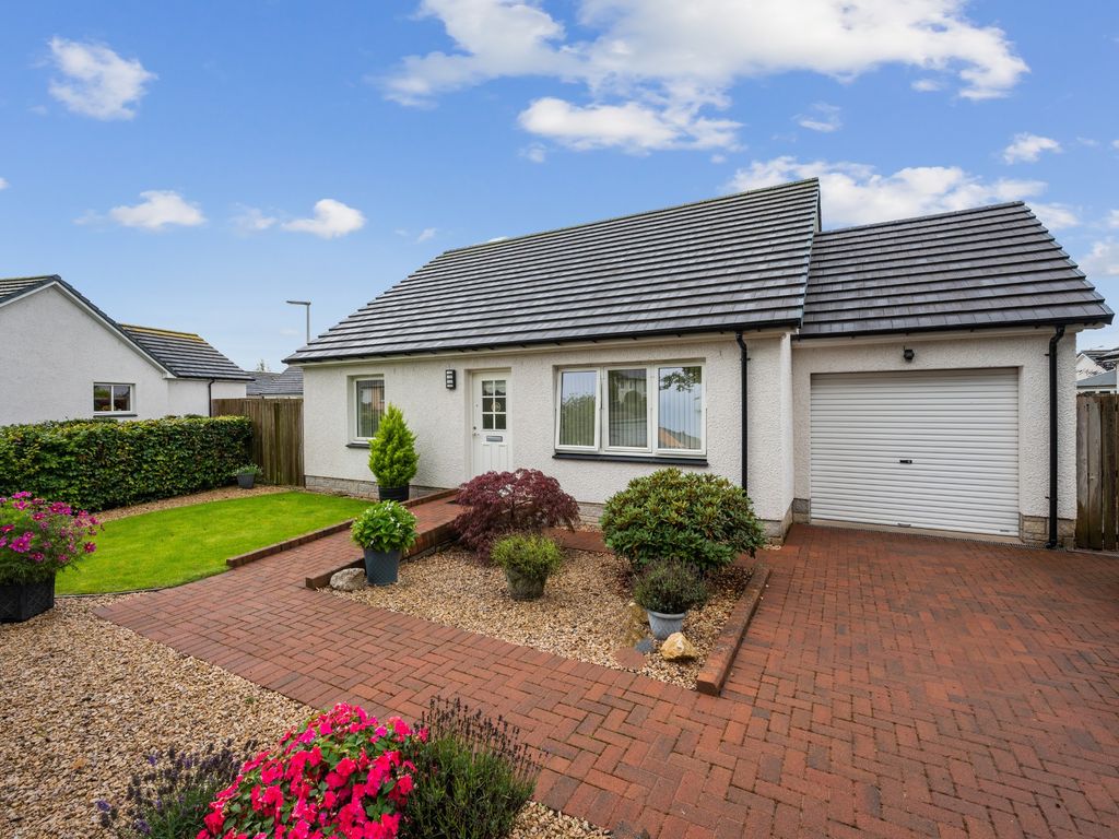 3 bed detached bungalow for sale in Guildtown, Guildtown, Perthshire PH2, £245,000