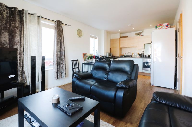 2 bed flat for sale in Acorn Close, Langley, Slough SL3, £230,000