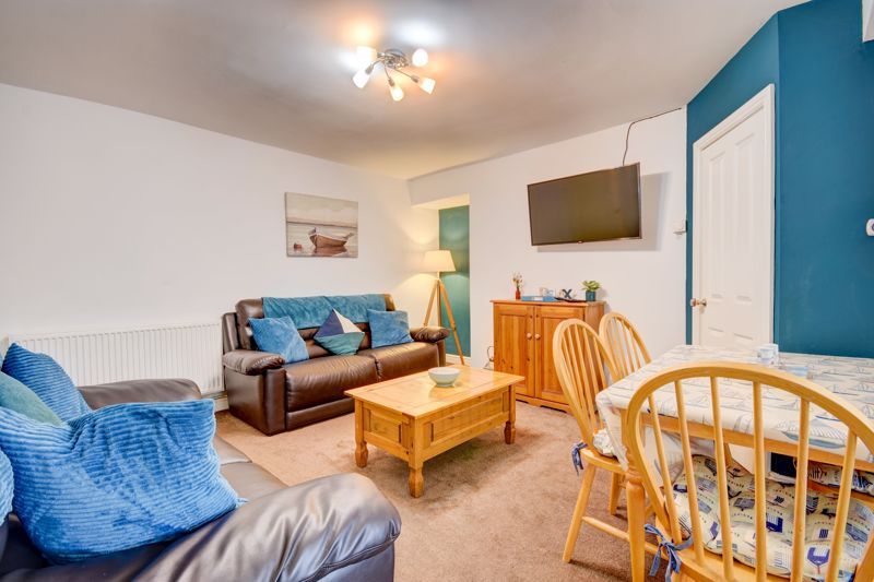 2 bed flat for sale in Prospect Hill, Whitby YO21, £190,000
