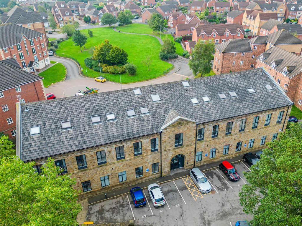 1 bed flat for sale in Church Street, Ossett WF5, £95,000