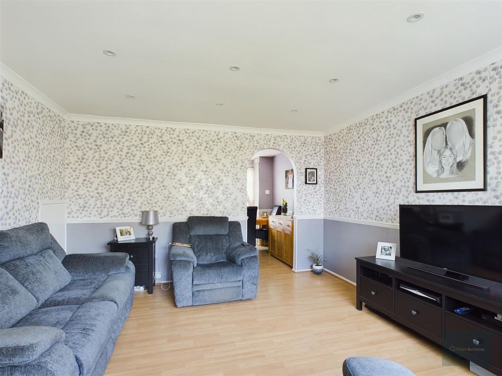 3 bed property for sale in Whiteway Road, Bath BA2, £330,000