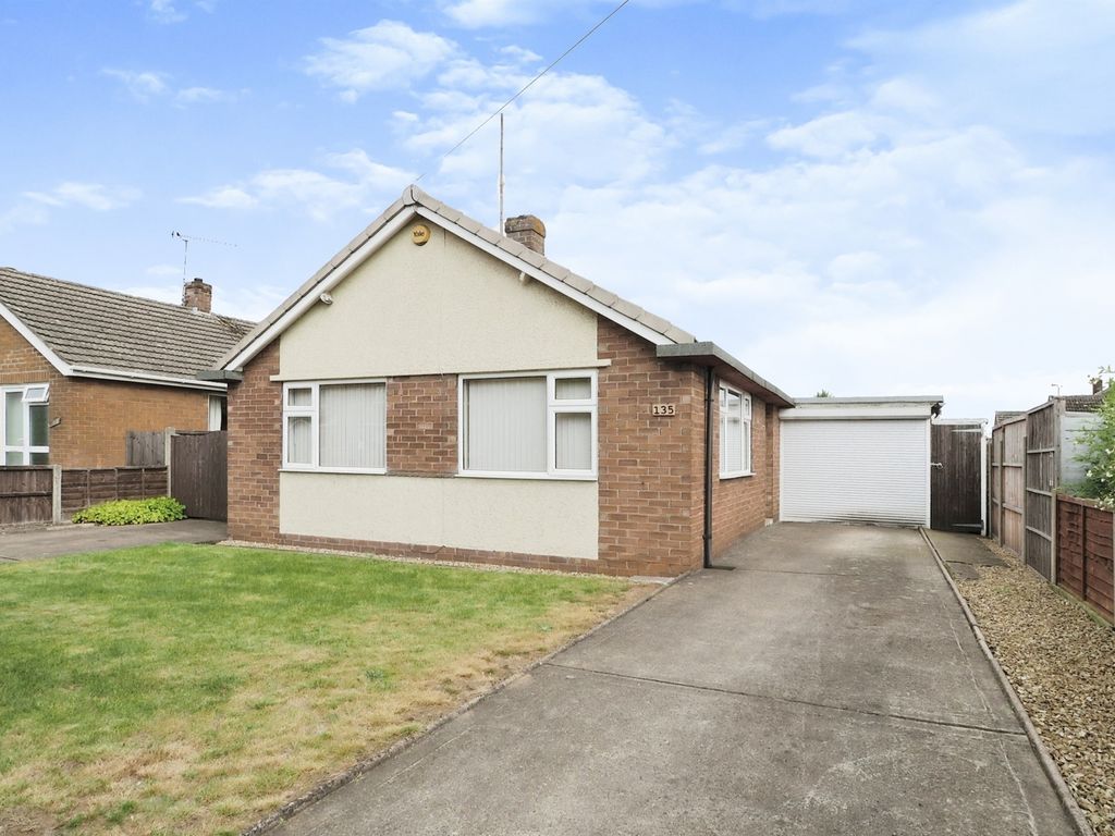 2 bed detached bungalow for sale in Bottesford Road, Scunthorpe DN16, £139,995