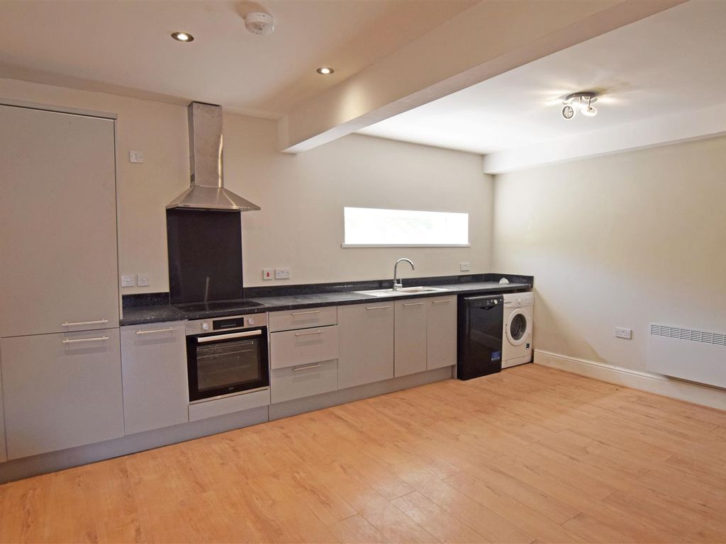 3 bed town house for sale in Fielding Street, Middleton, Manchester M24, £185,000