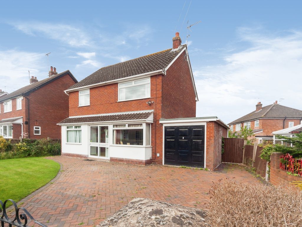 3 bed detached house for sale in Ffordd Elfed, Wrexham LL12, £270,000