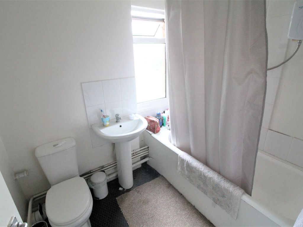 2 bed flat for sale in Colin Way, Ely, Cardiff CF5, £130,000