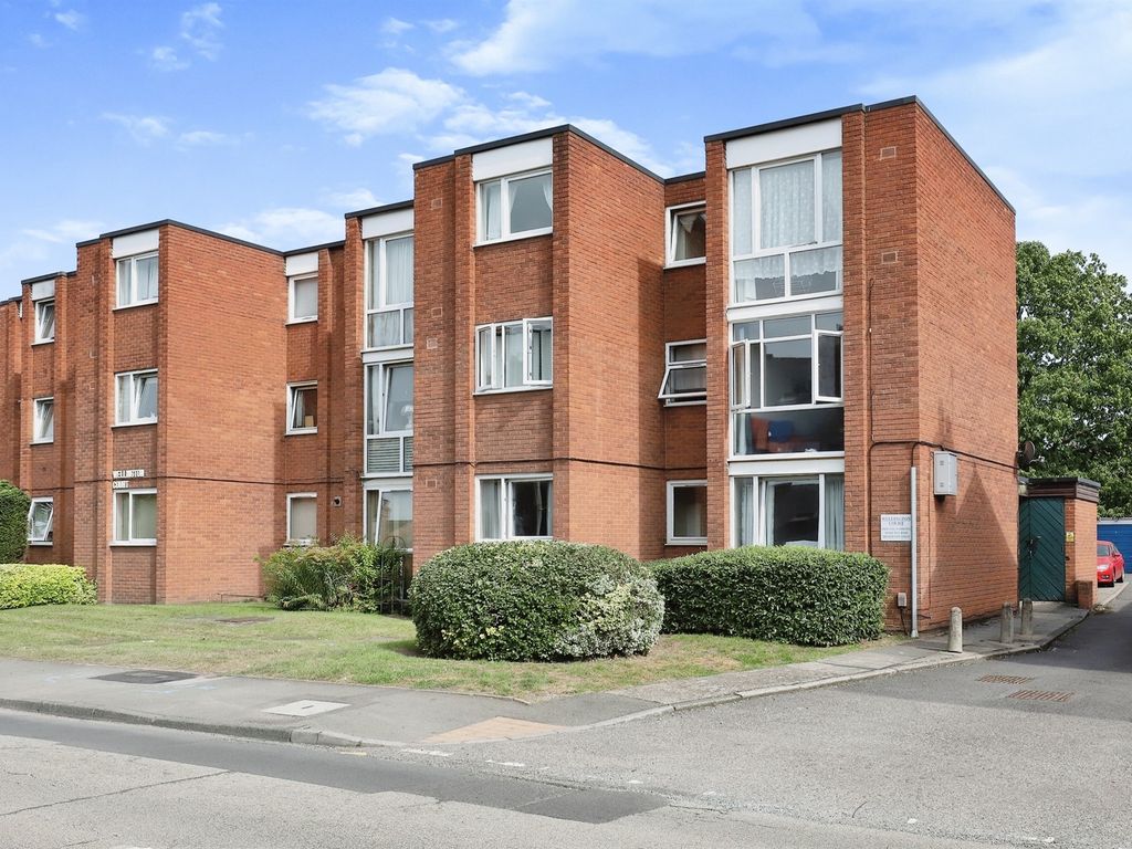 2 bed flat for sale in Sutton Road, Kidderminster DY11, £110,000