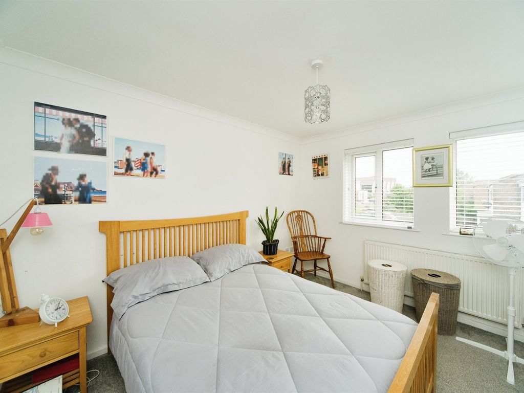 3 bed end terrace house for sale in Freshford Close, Eastbourne BN23, £290,000