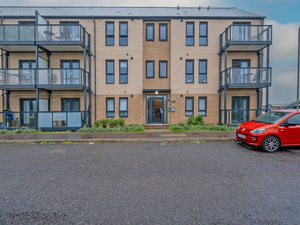 2 bed flat for sale in Riverbank Avenue, Newport NP19, £85,000
