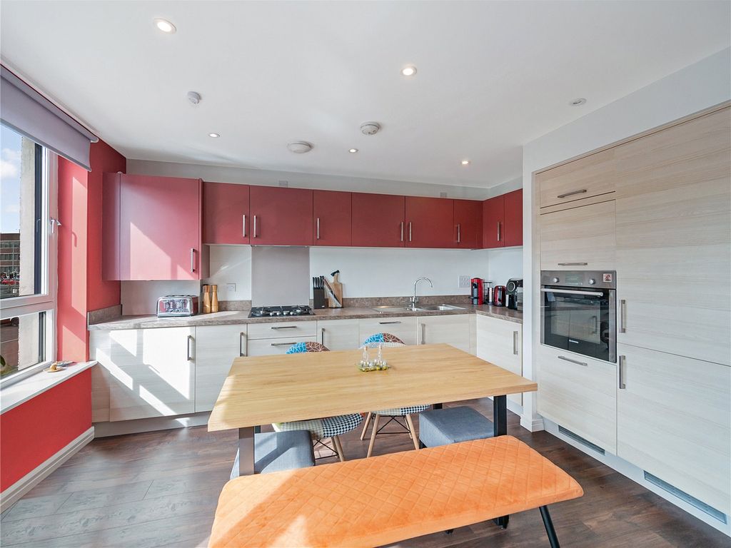 1 bed flat for sale in Rosebery Terrace, Oatlands, Glasgow G5, £140,000