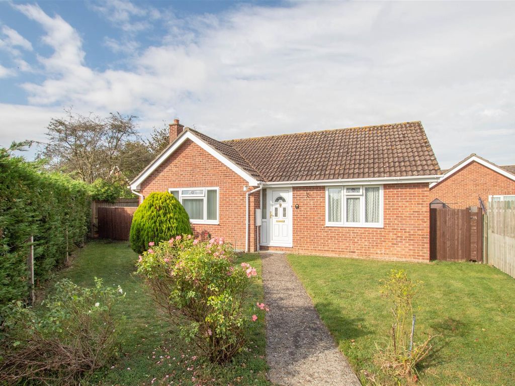 2 bed detached bungalow for sale in Browns Close, Wickhambrook, Newmarket CB8, £285,000