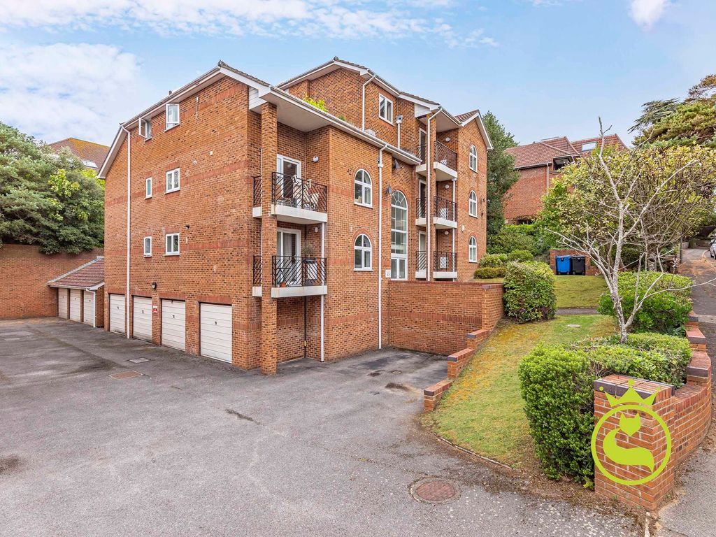 2 bed flat for sale in Belle Vue Road, Sunridge Shades BH14, £325,000