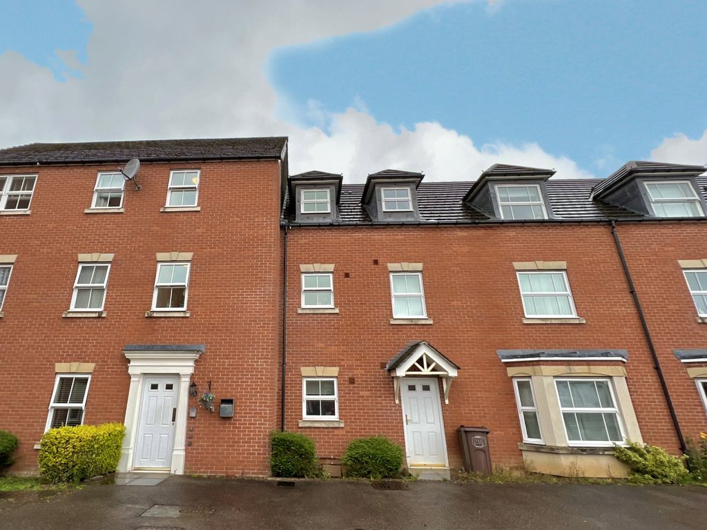 2 bed flat for sale in Wharf Lane, Solihull B91, £155,000