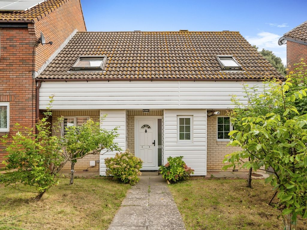 3 bed end terrace house for sale in Central Avenue, Telscombe Cliffs, Peacehaven BN10, £320,000