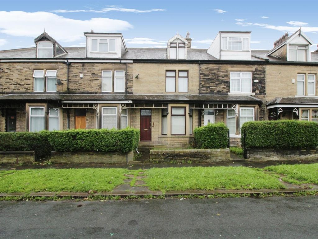 4 bed terraced house for sale in Barmby Road, Bradford BD2, £160,000
