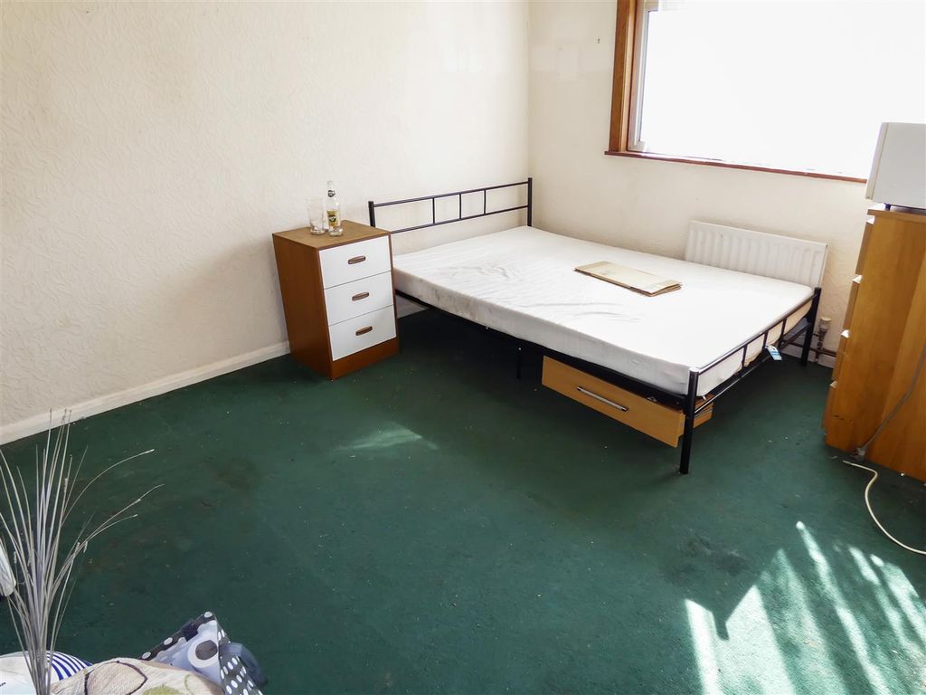 3 bed terraced house for sale in Potters Mead, Wick, Littlehampton BN17, £220,000