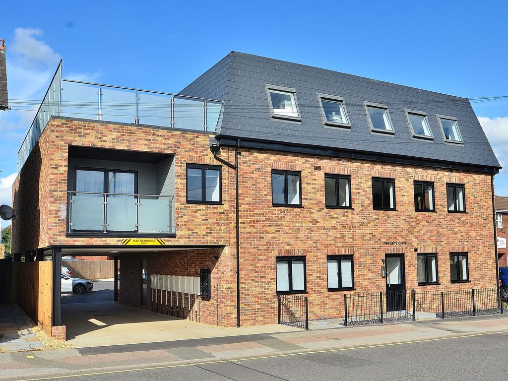 2 bed flat for sale in Flat 5, Newberry Court, Flitwick MK45, £295,000