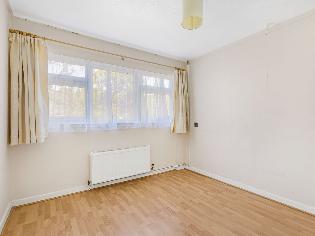 1 bed flat for sale in Chiltern Road, St Albans AL4, £220,000