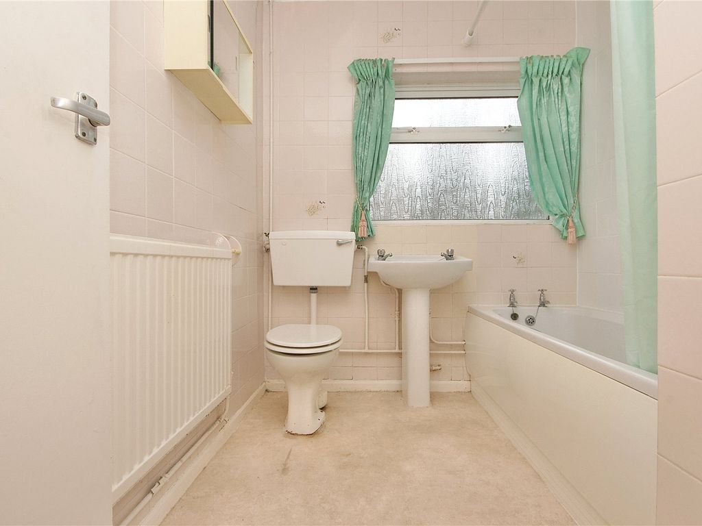 2 bed bungalow for sale in Royston Drive, Ipswich, Suffolk IP2, £220,000