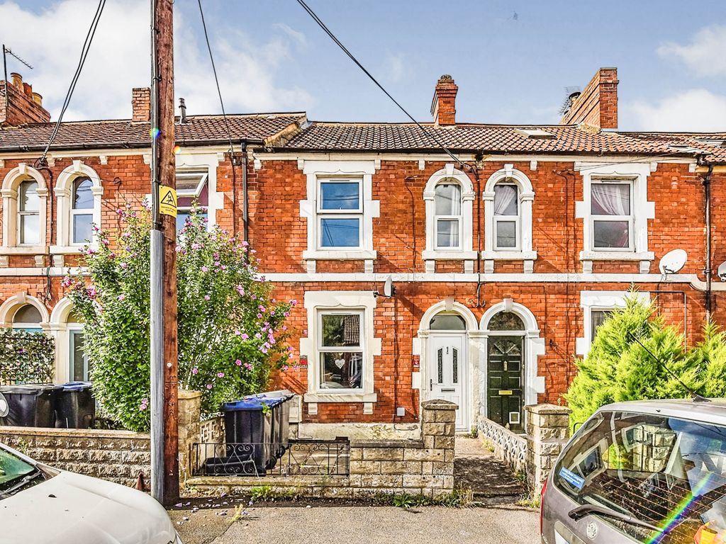 3 bed terraced house for sale in Allen Road, Trowbridge BA14, £200,000