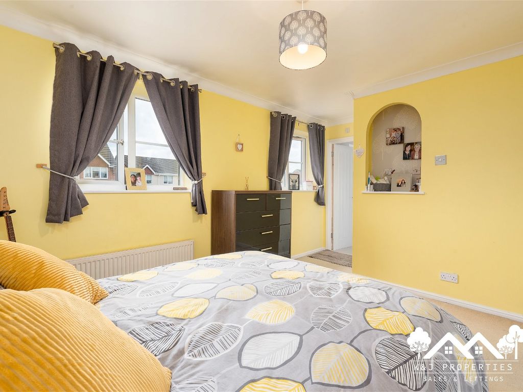 4 bed detached house for sale in Milking Lane, Lower Darwen BB3, £245,000