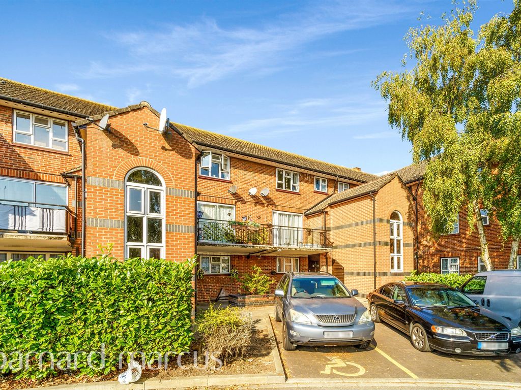 1 bed flat for sale in St. Marys Avenue, Stanwell, Staines-Upon-Thames TW19, £190,000