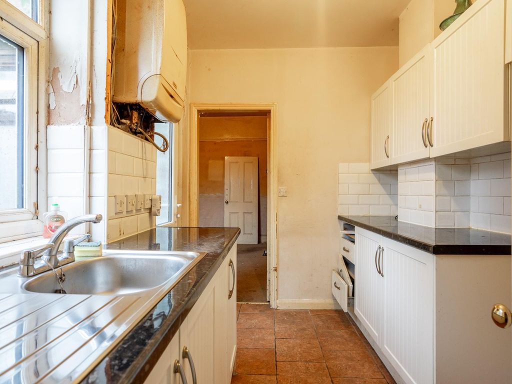 3 bed terraced house for sale in Cromer Street, Burton Stone Lane, York YO30, £250,000