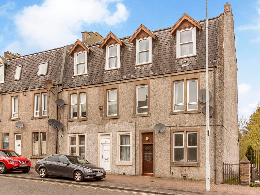 2 bed flat for sale in 17 Station Road, Kelty KY4, £60,000