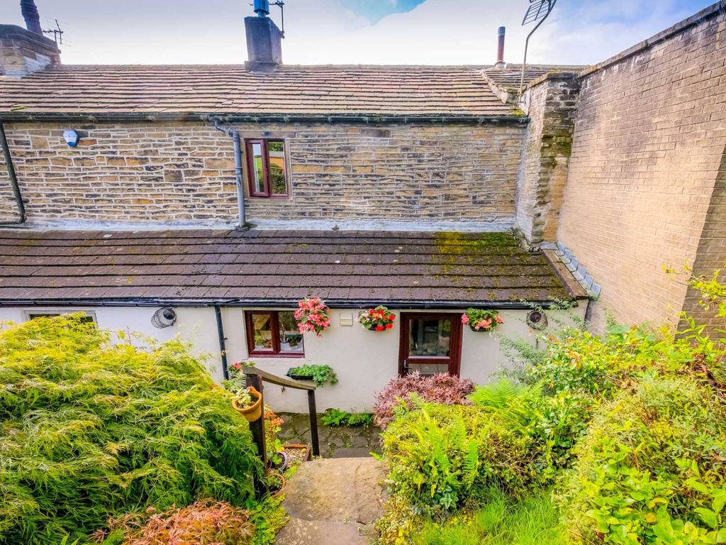 2 bed cottage for sale in Sunny Bank, Sandy Lane, South Crossland HD4, £200,000
