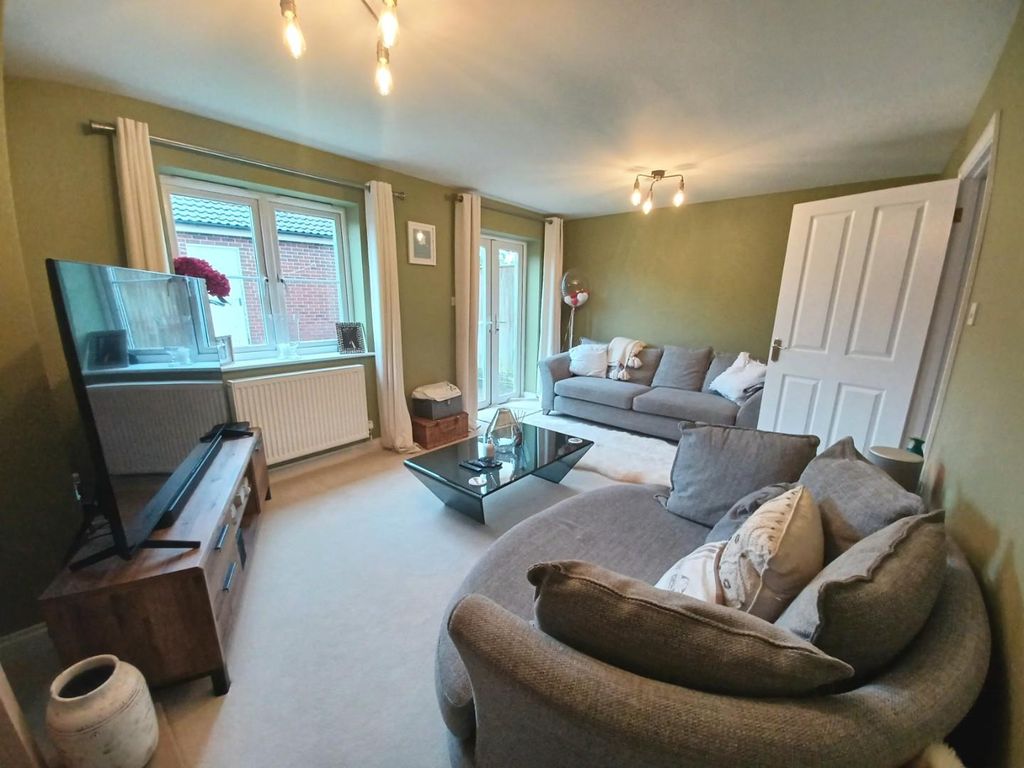 3 bed semi-detached house for sale in Lynch Road, Berkeley GL13, £300,000