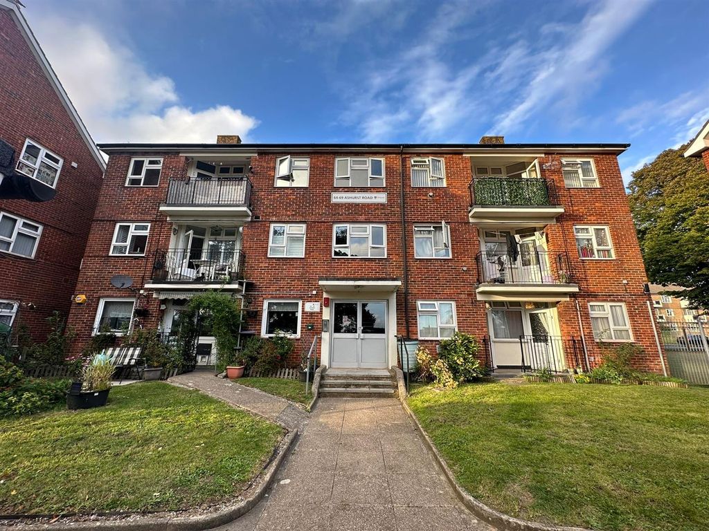 3 bed flat for sale in Ashurst Road, Cosham, Portsmouth PO6, £180,000