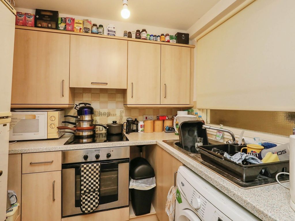 2 bed flat for sale in Dereham NR19, £120,000