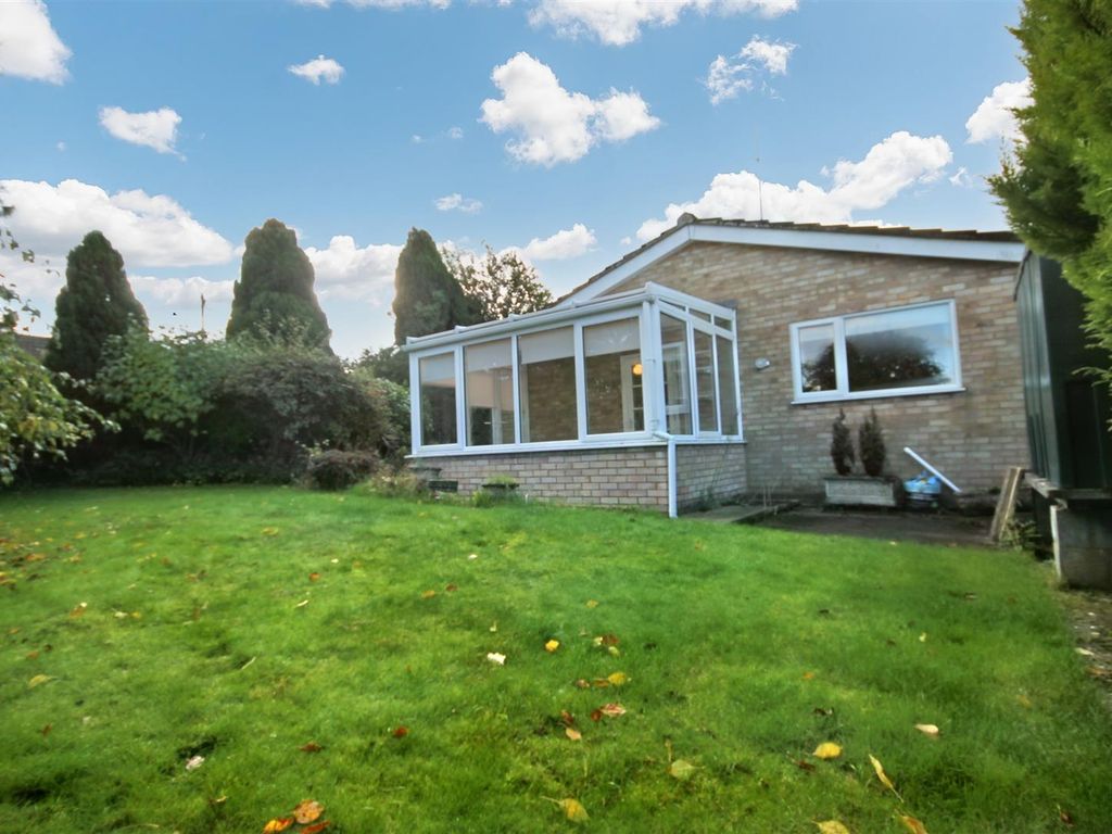 2 bed detached bungalow for sale in Bowers Close, Riseley, Bedford MK44, £300,000