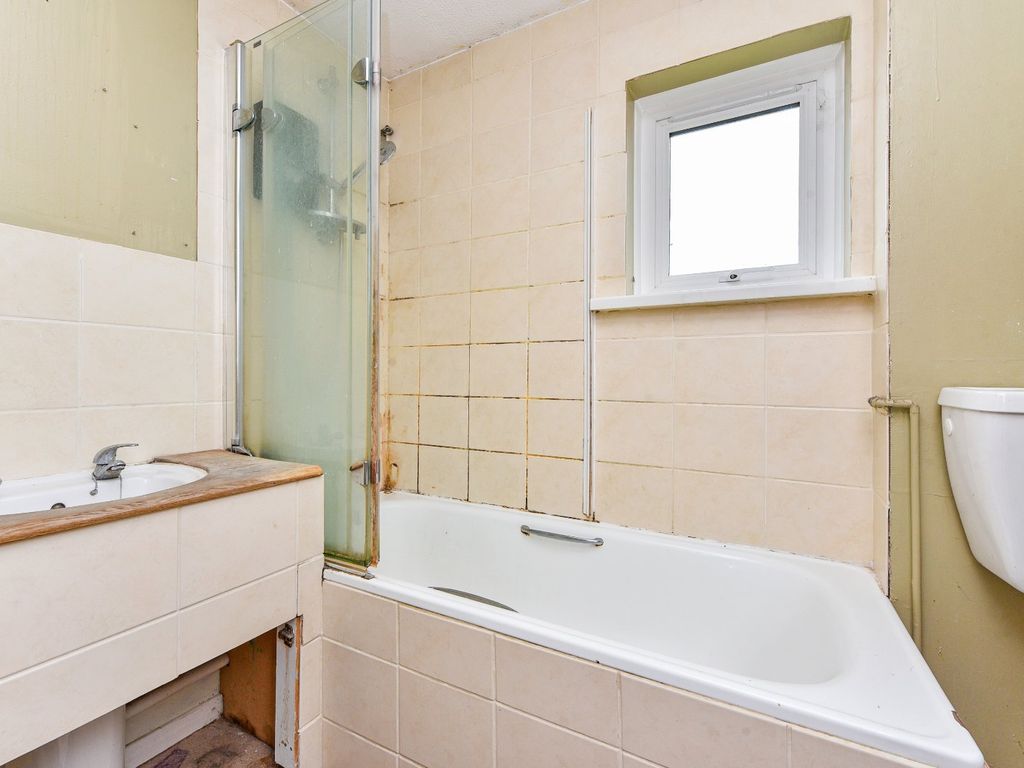 2 bed flat for sale in Warren Side, South Harting, Petersfield, West Sussex GU31, £160,000