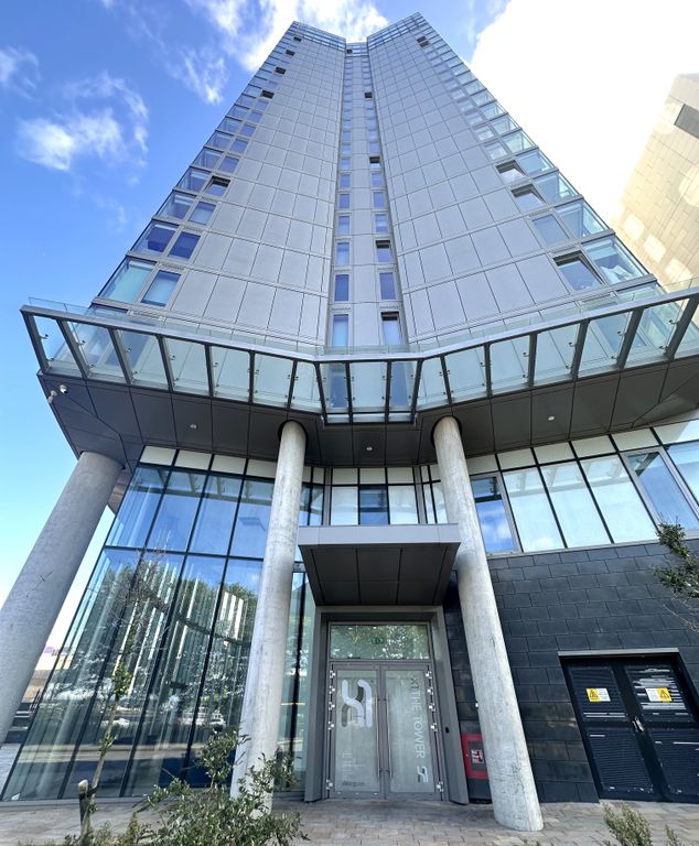 Studio for sale in X1 The Tower, Liverpool L8, £90,000