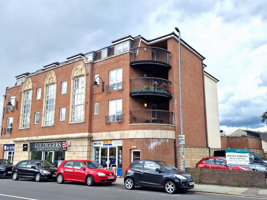 1 bed property for sale in Gladstone Road, Chippenham SN15, £175,000