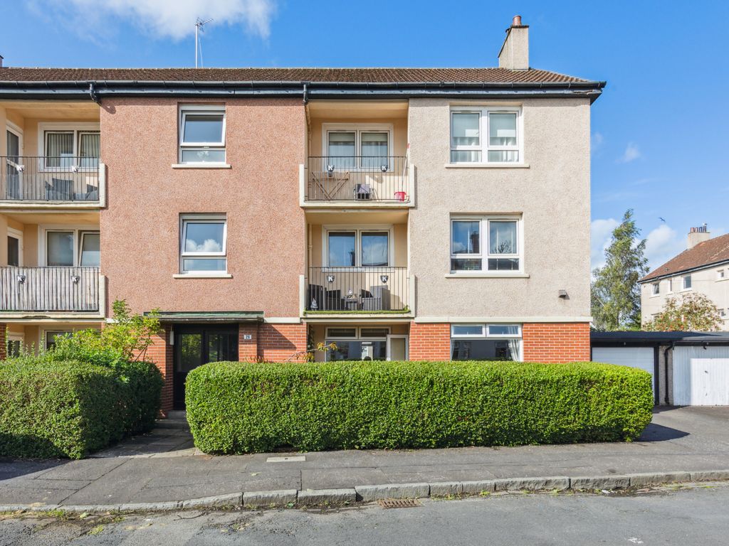 2 bed flat for sale in Kirkton Crescent, Glasgow G13, £85,000