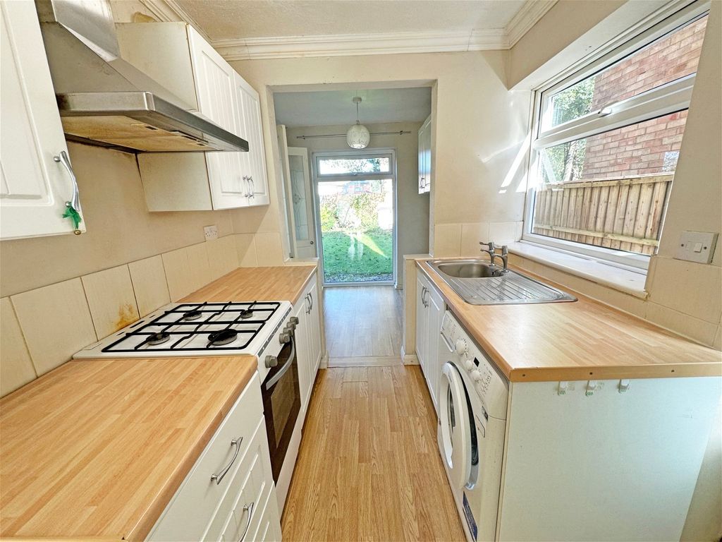 3 bed semi-detached house for sale in Overton Close, Hall Green B28, £270,000