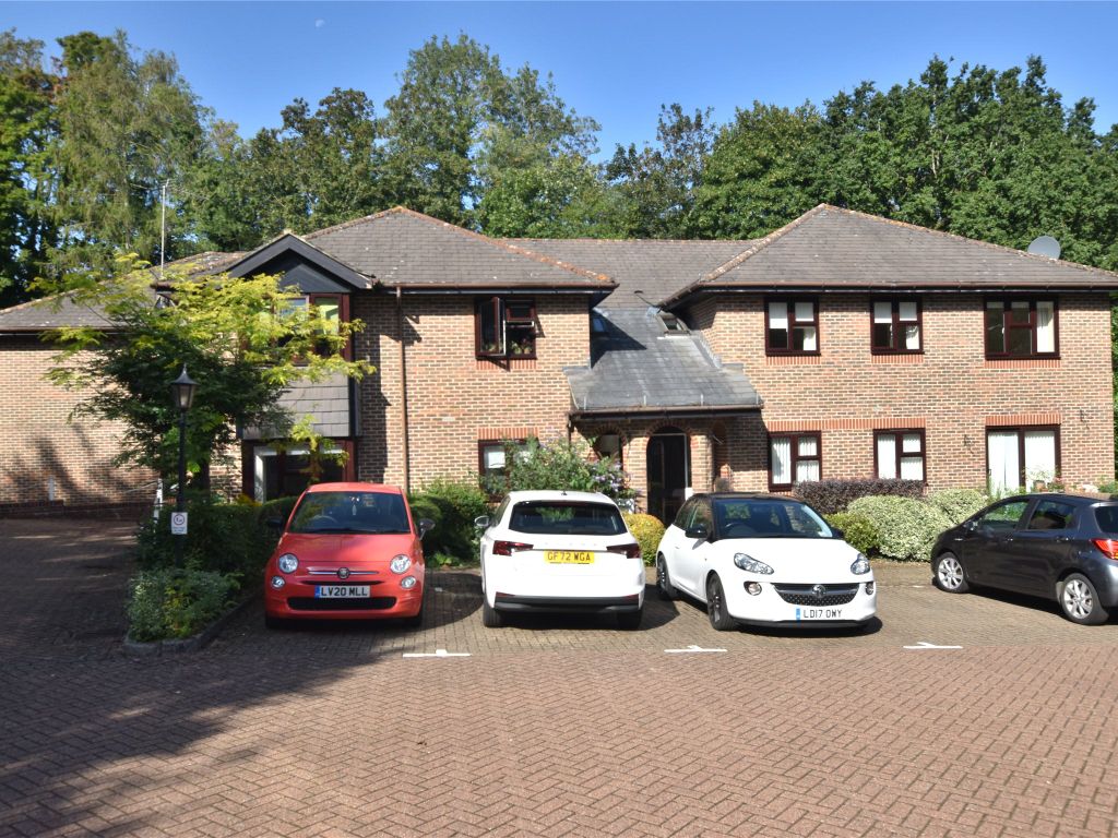 1 bed flat for sale in The Acorns, Bradbourne Park Road, Sevenoaks, Kent TN13, £150,000