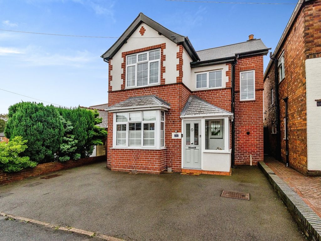 3 bed detached house for sale in The Paddock, Coseley, Bilston WV14, £325,000