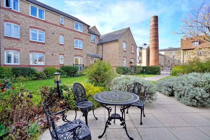 1 bed flat for sale in Waterside Court, St Neots PE19, £130,000