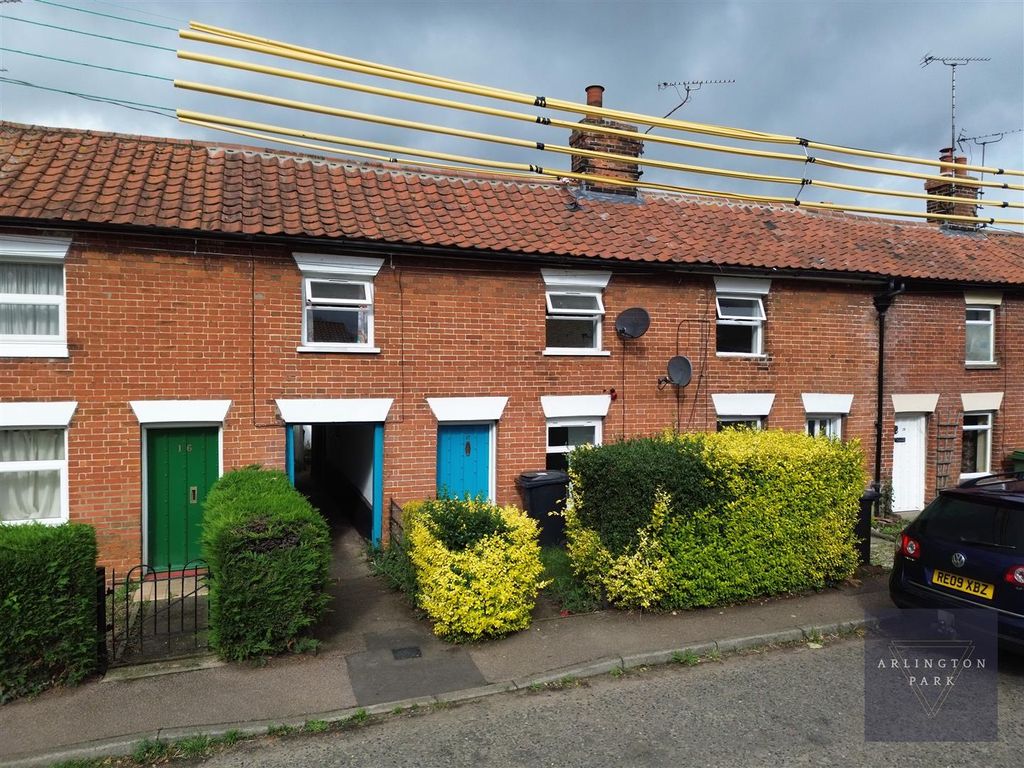 3 bed terraced house for sale in Mission Road, Diss IP22, £180,000