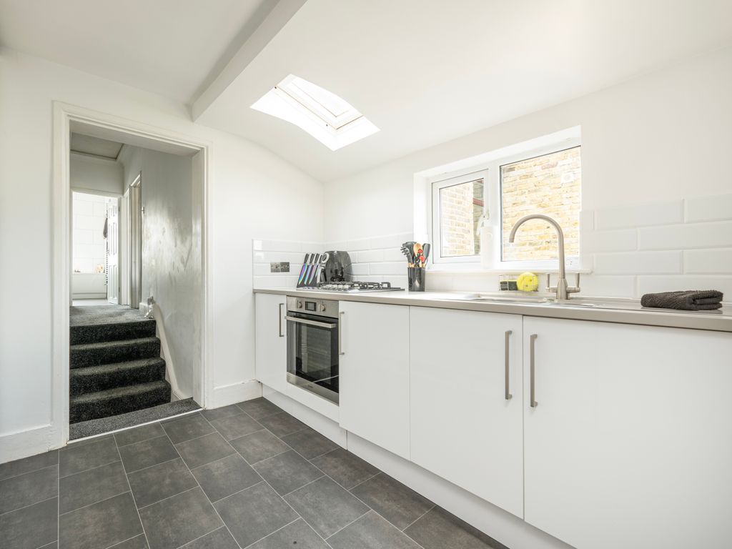 1 bed maisonette for sale in Feltham Hill Road, Ashford, Surrey TW15, £235,000