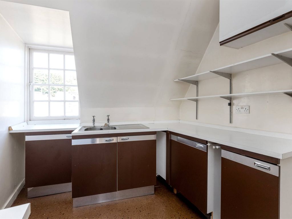 1 bed flat for sale in 7/1 White Horse Close, Canongate, Old Town, Edinburgh EH8, £200,000
