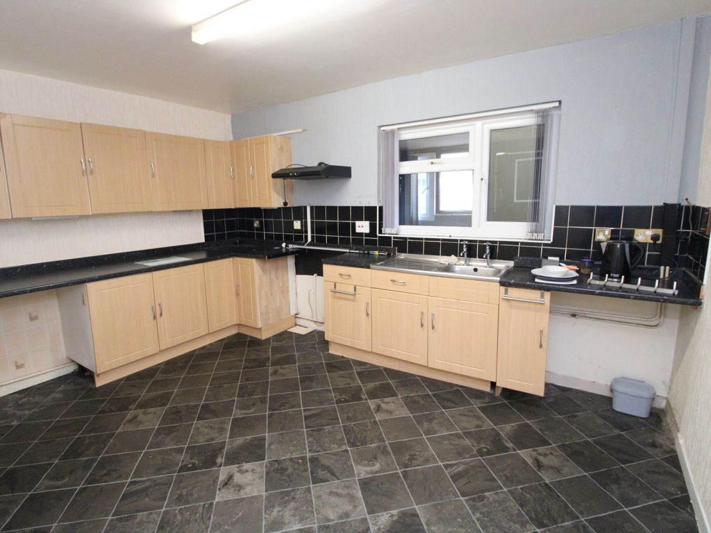 3 bed terraced house for sale in Maes Y Dre, Denbigh LL16, £132,000