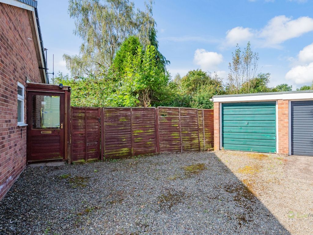 2 bed bungalow for sale in Bardsley Drive, Shrewsbury SY2, £185,000