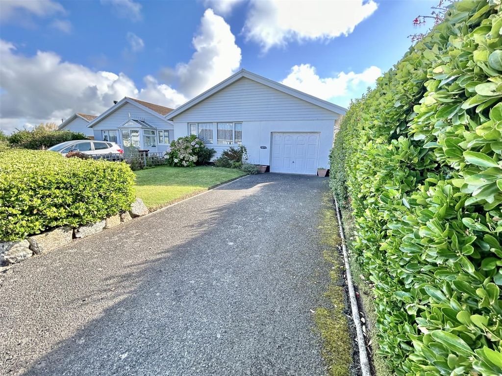 3 bed bungalow for sale in Croft Parc, The Lizard, Helston TR12, £280,000