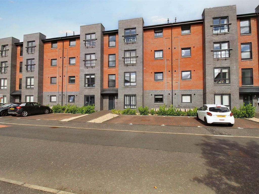 2 bed flat for sale in Lapwing Drive, Renfrew PA4, £160,000